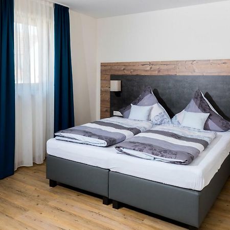 Landhotel Zum Adler Oberbechingen Luaran gambar