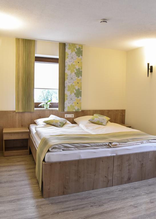 Landhotel Zum Adler Oberbechingen Luaran gambar