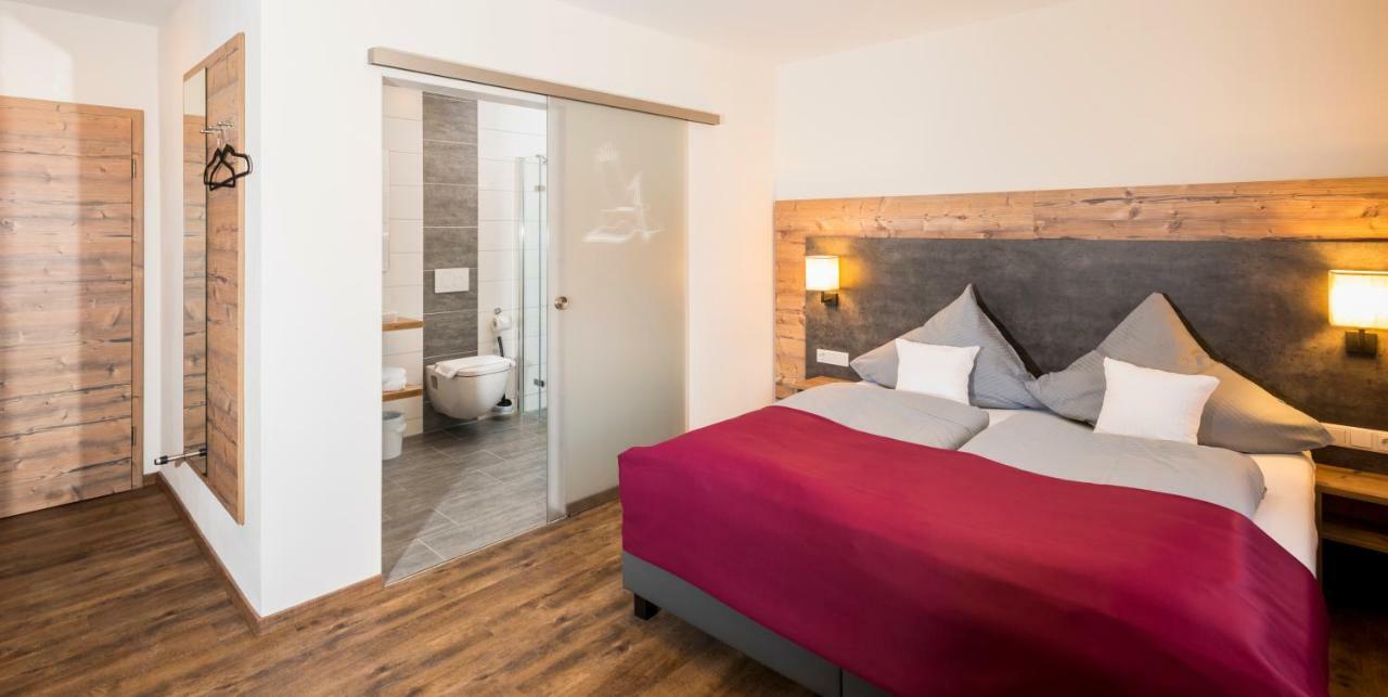Landhotel Zum Adler Oberbechingen Luaran gambar