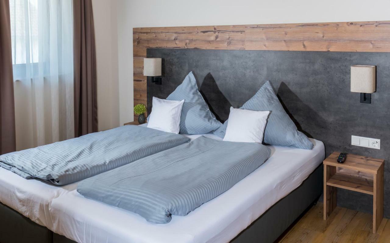 Landhotel Zum Adler Oberbechingen Luaran gambar