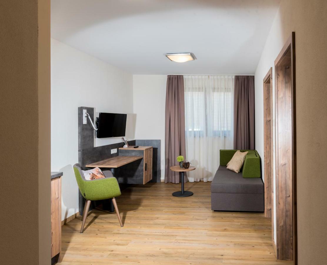 Landhotel Zum Adler Oberbechingen Luaran gambar