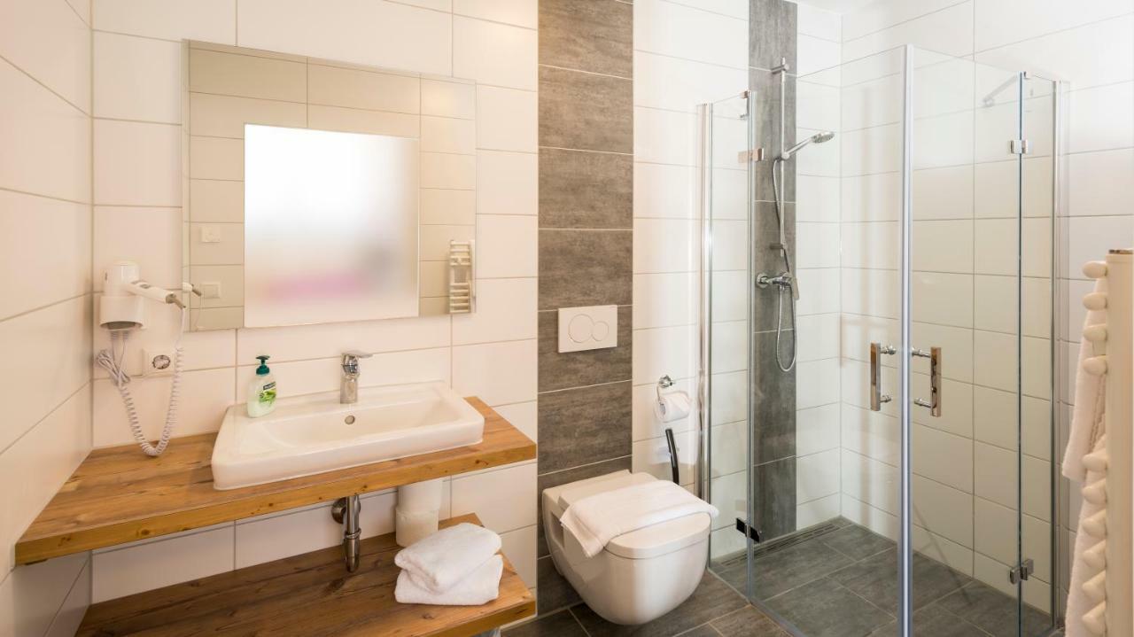 Landhotel Zum Adler Oberbechingen Luaran gambar