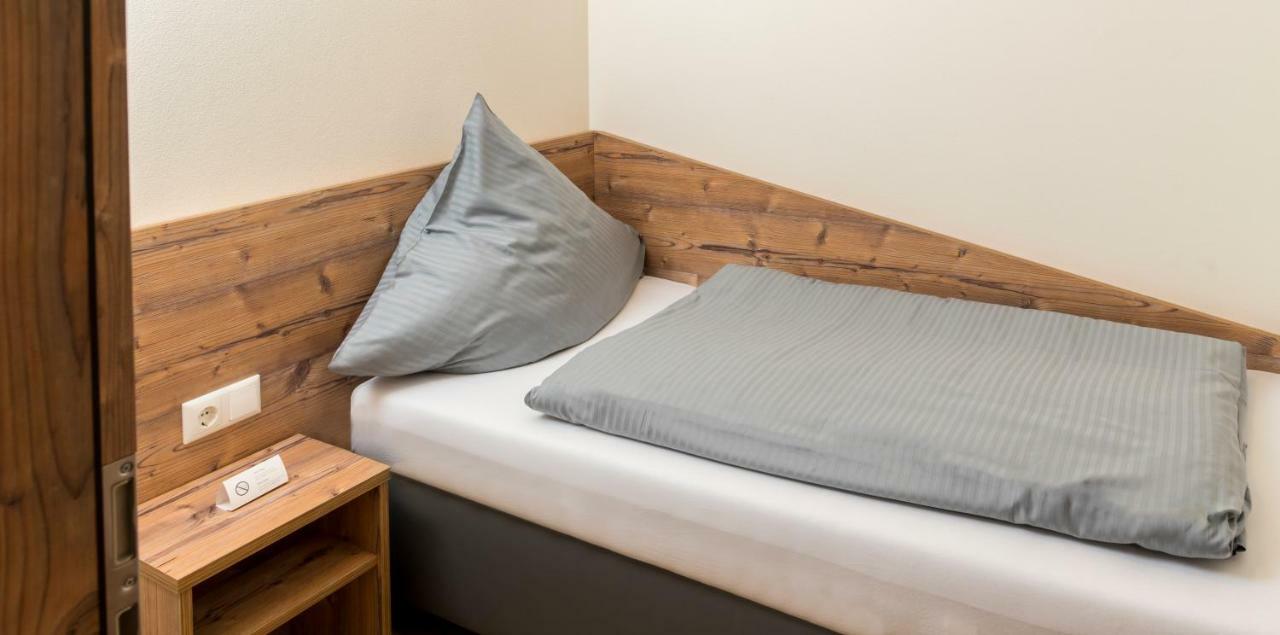 Landhotel Zum Adler Oberbechingen Luaran gambar