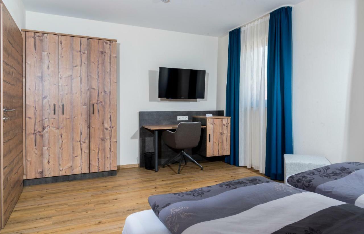 Landhotel Zum Adler Oberbechingen Luaran gambar